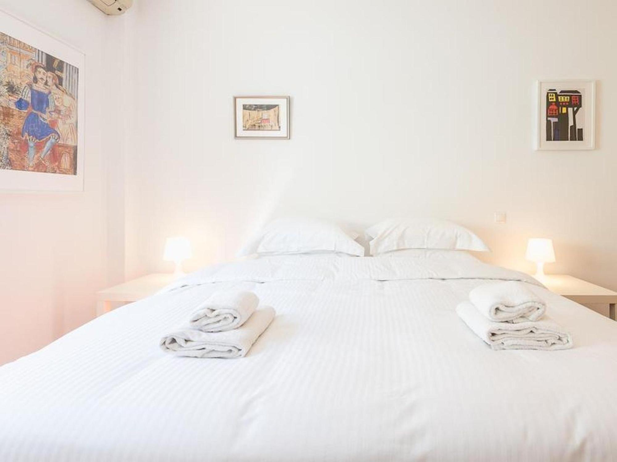 Adelos Group Stay In Elliniko Athens Exterior photo